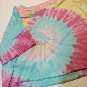 Bright tie- dye cute pigmented cropped T-shirt